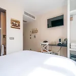 La & Paris