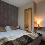 Hotel La & Paris