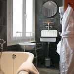 La & Hotel Paris