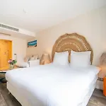 La & 3* Paris