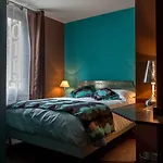 Hotel La & Paris