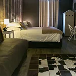 Hotel La & Paris