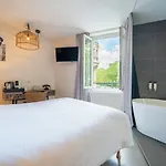 La & Hotel 3*