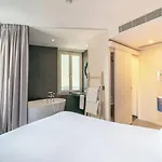 La & 3* Paris